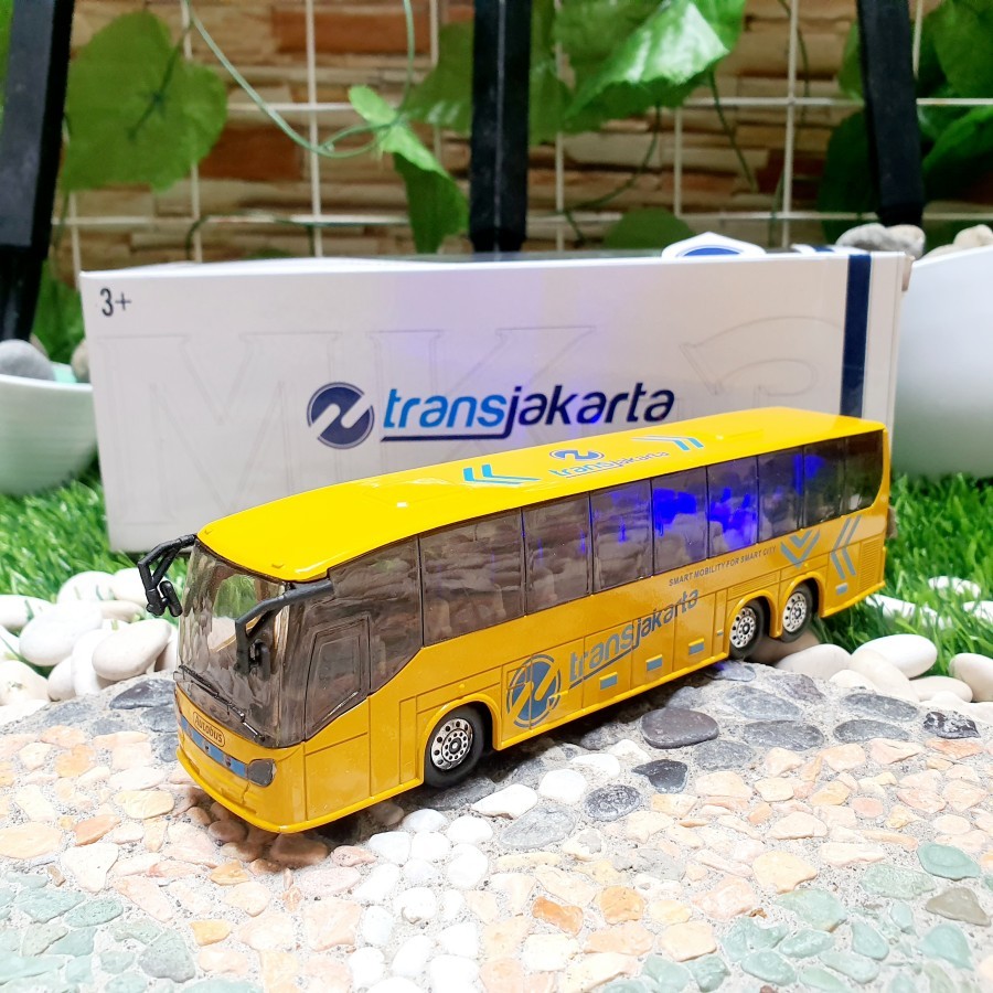 DIECAST TRANSJAKARTA BUS MINIATUR MATERIAL BESI LAMPU
