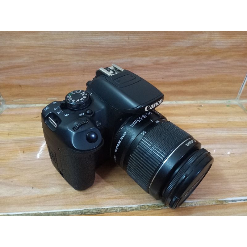 canon eos 700D