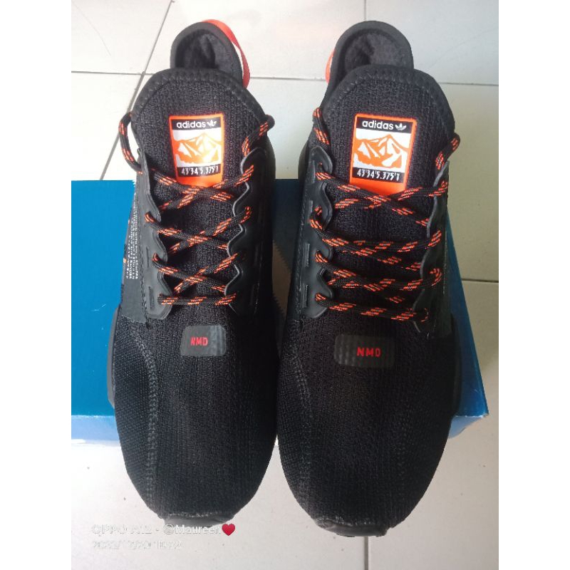 sepatu Adidas running NMD R1 V2