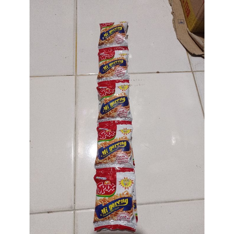 

Snack Mie Spix kemasan kecil 1 renceng isi 10 pcs