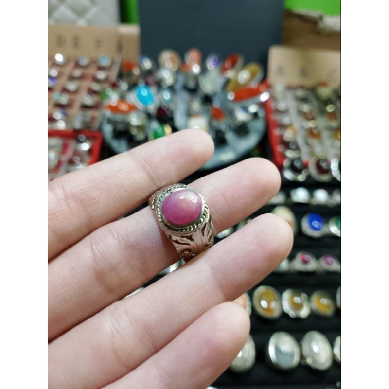 batu cincin ruby