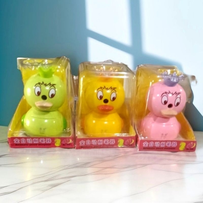 

Rautan Ongotan orotan fancy pensil putar serutan serut meja bebek ayam