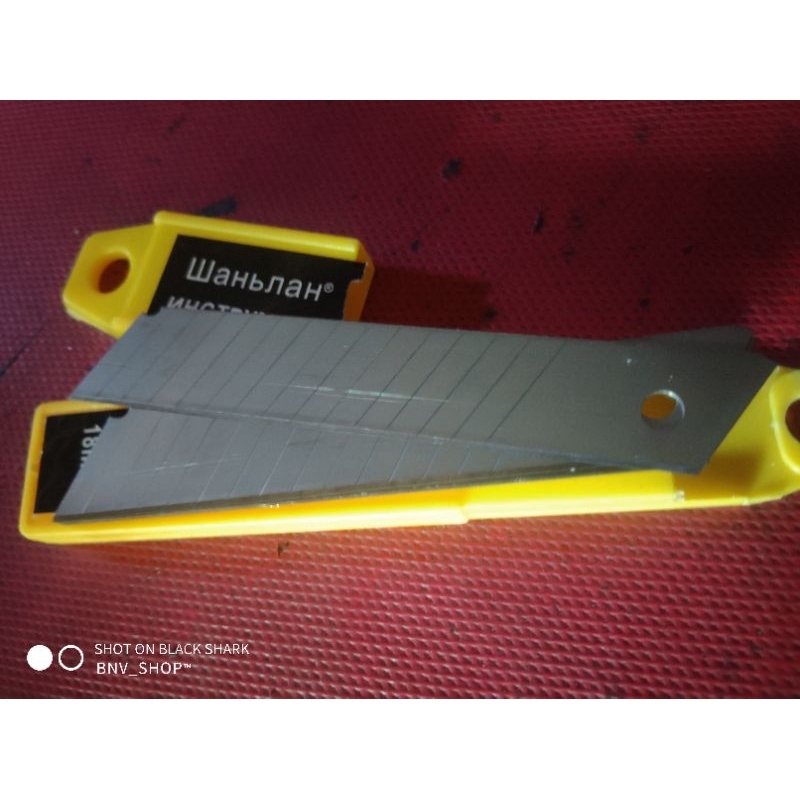 

isi Cutter Besar Pemotong L150 Tajam 1pak isi 10 cutter