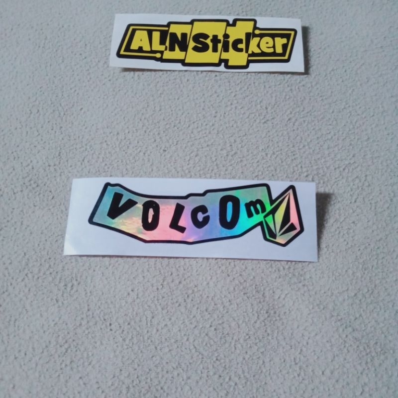 

stiker cutting hologram volcom / stiker volcom isi 1 pcs