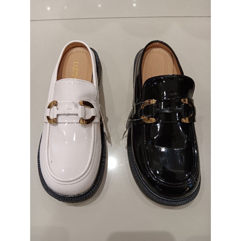 Sepatu slop ringan wanita dewasa Lawrensia