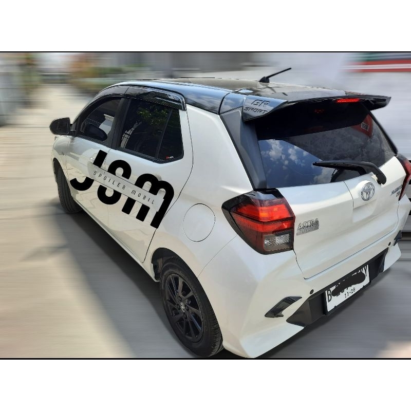 Spoiler Agya 2023 2024 2025 model GR Sport dengan Lampu LED