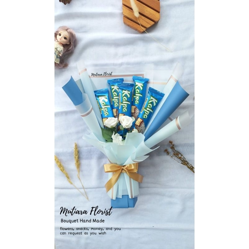 

Mutiara Florist Buket Snack / Bouquet Premium / Buket Bunga / Bouquet Medium / Buket Murah