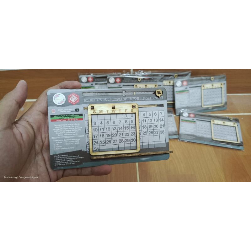 

hadiah souvenir kalender abadi