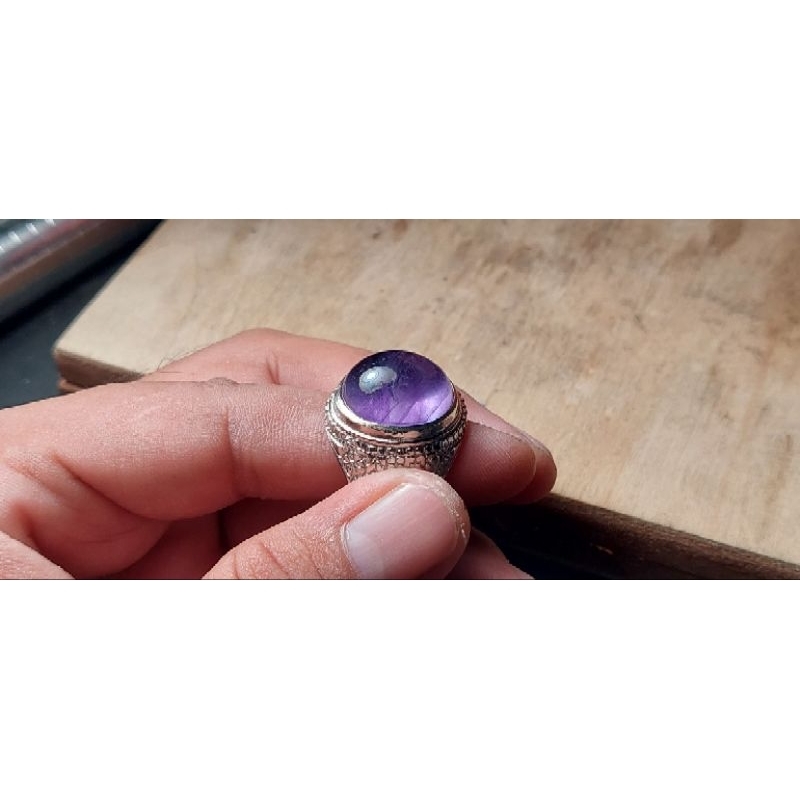 Batu akik kecubung ungu