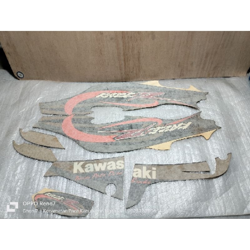 Striping stiker body kanan kiri full set Kaze R kazeR Tahun 2000-2001 Warna hitam Oren