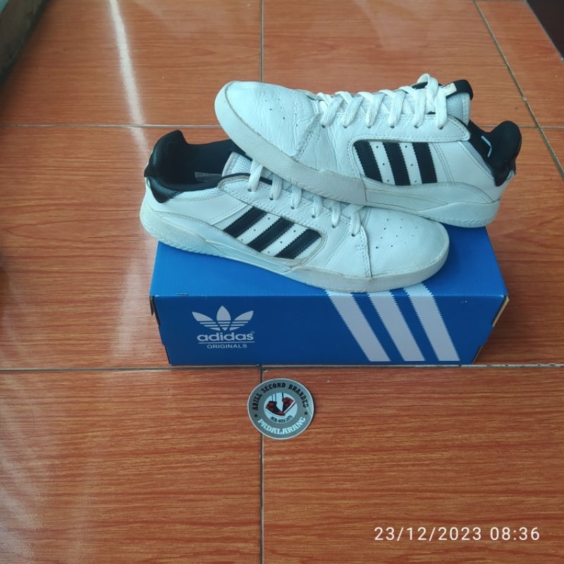 Adidas VRX Low Skateboarding