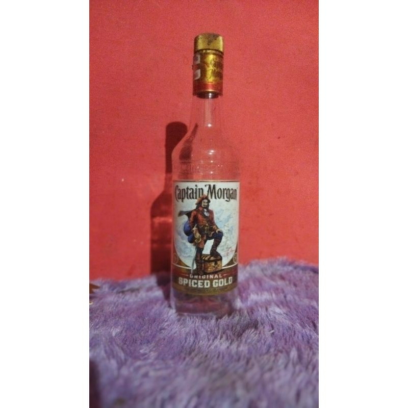 botol bekas minuman captain morgan buat hiasan pajangan