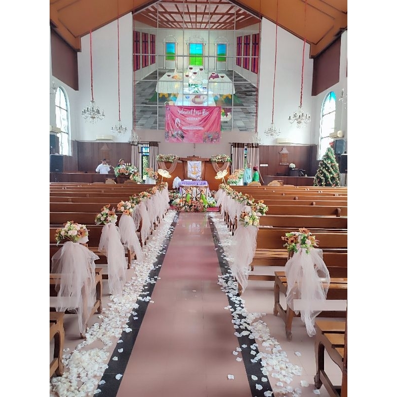 Dekorasi pemberkatan di Gereja + bunga tabur + 8 standing flower + entrance gate + 2 lampu standing