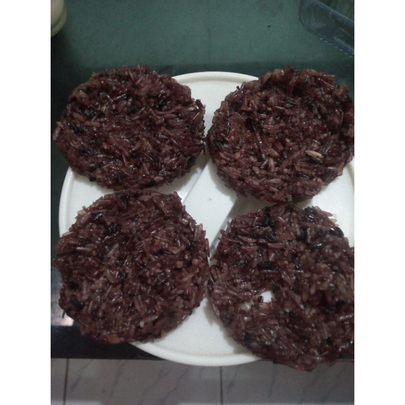 

Rengginang Ketan Hitam Mentah (24 pcs) - Eyang Solo