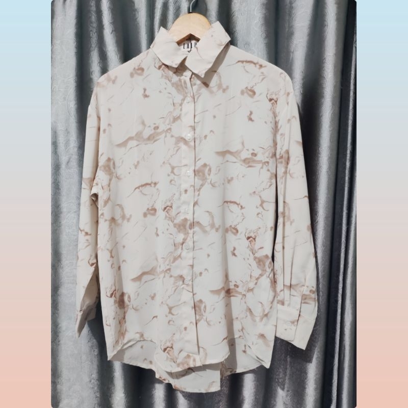 Kemeja Lalune - abstrak