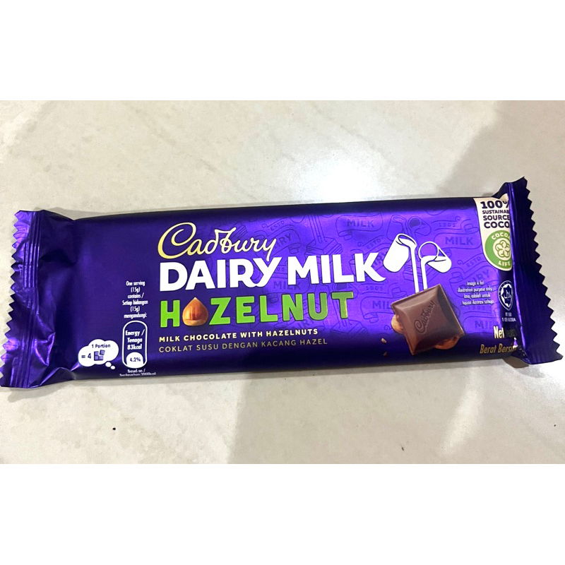 

READY STOCK Cadbury Dairy Milk Hazelnut ukuran besar Batang Malaysia