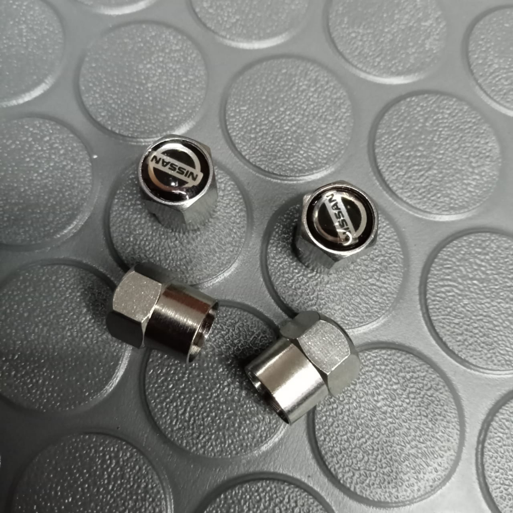 Penutup Ban Logo Nissan Mobil Nissan Terrano