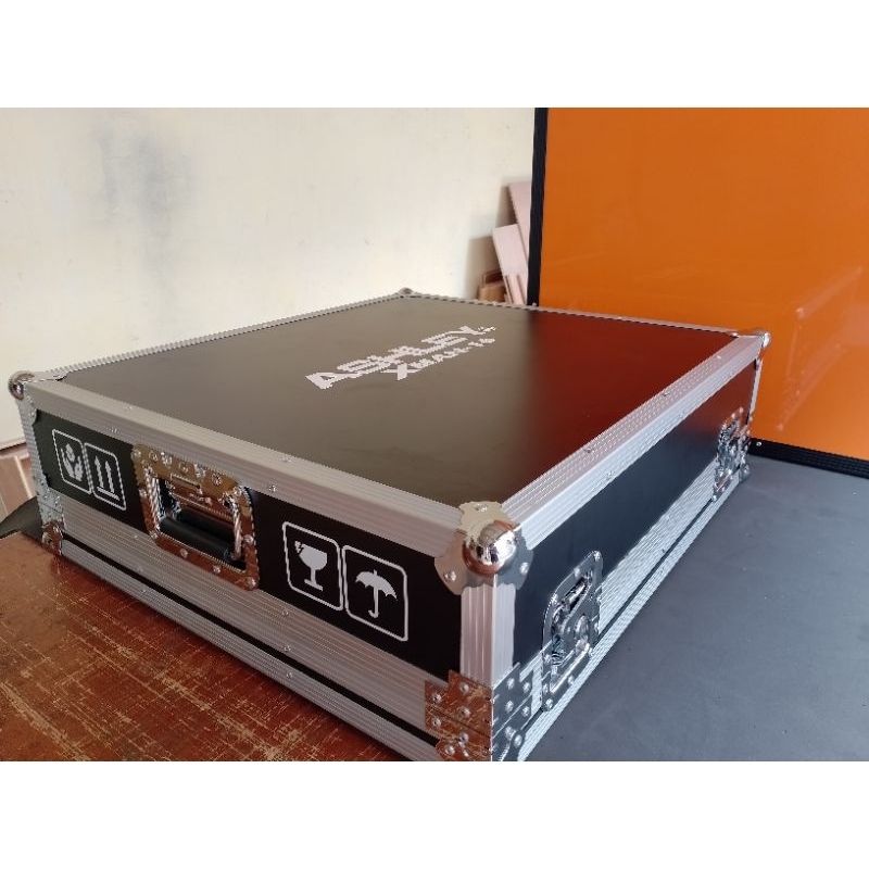 Hardcase Ashley Xman 16