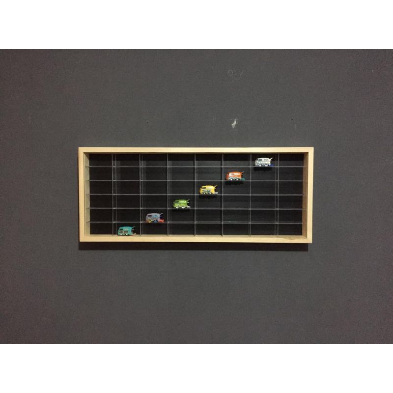 rak hotwheel akrilik 48