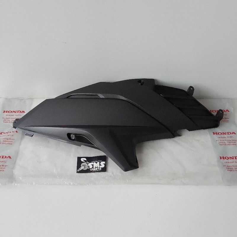 Sambungan Cover Body Kiri Vario 110 Techno Karbu Old Lama 83620 KVB N50