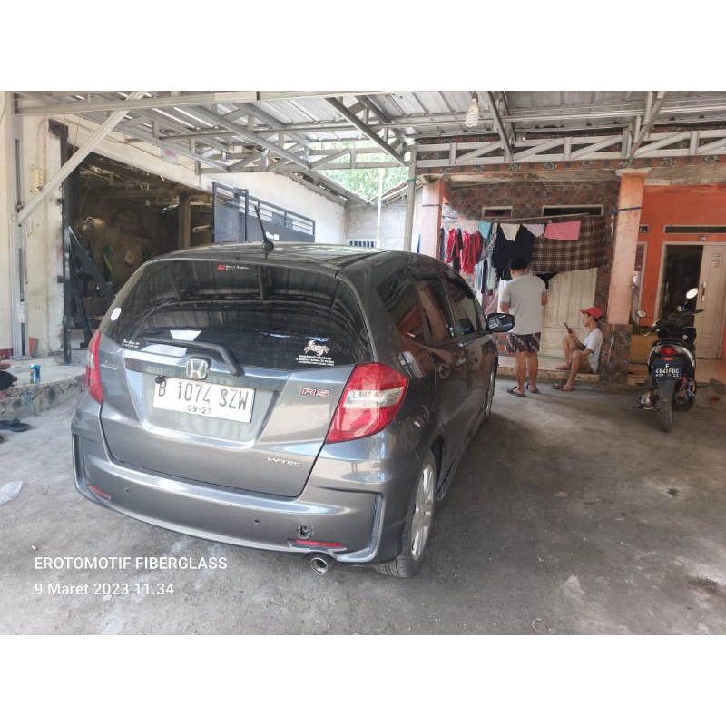 bumper belakang jazz rs facelift fiber