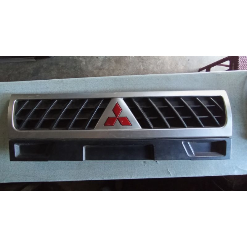 Grill Ram Depan Mitsubishi Colt L300