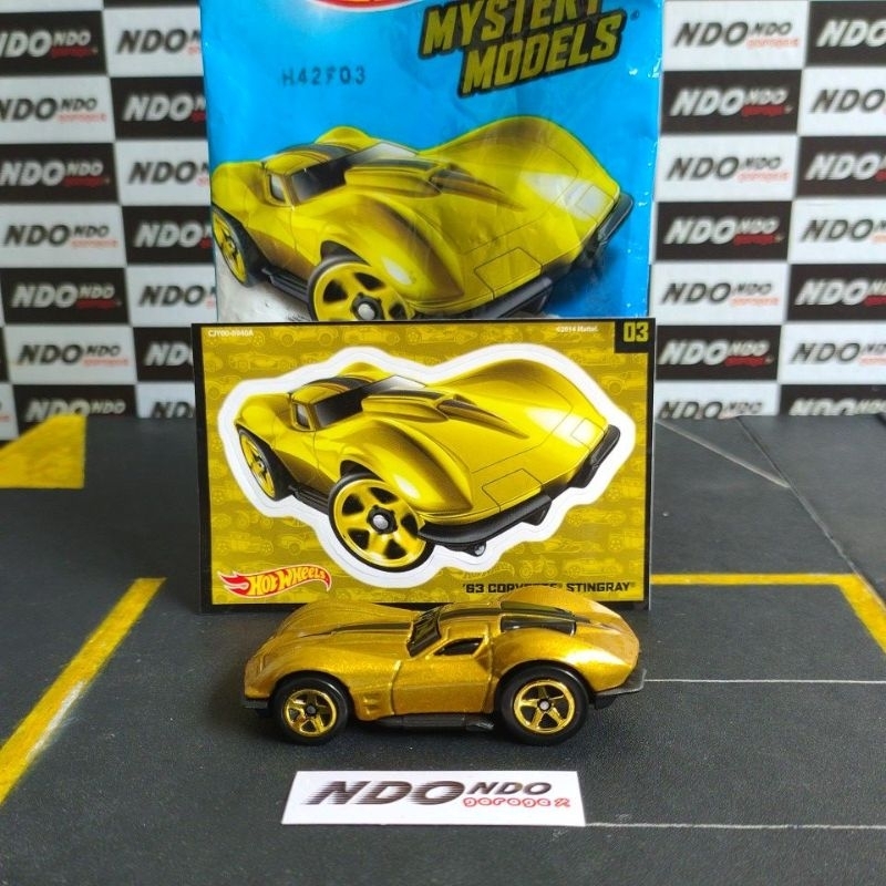 Hot Wheels '63 Corvette Stingray Gold New Loose - 2015 Mystery Models