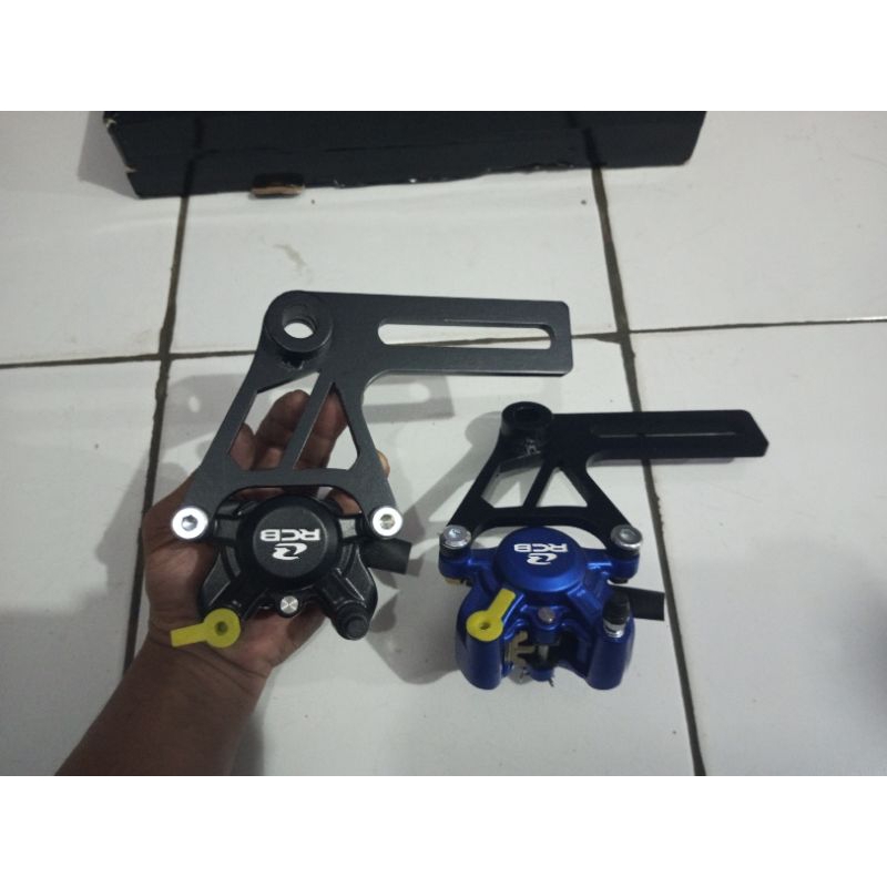Kaliper RCB R15V3/MT15/XSR/Xabre/R15V2 set braket belakang