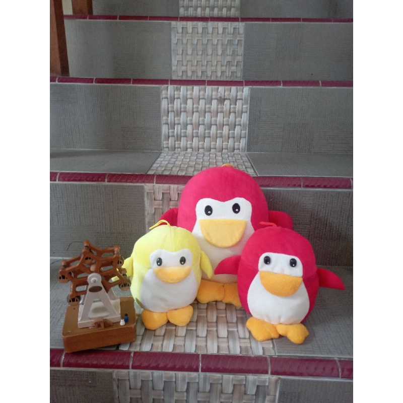 preloved boneka keluarga pinguin