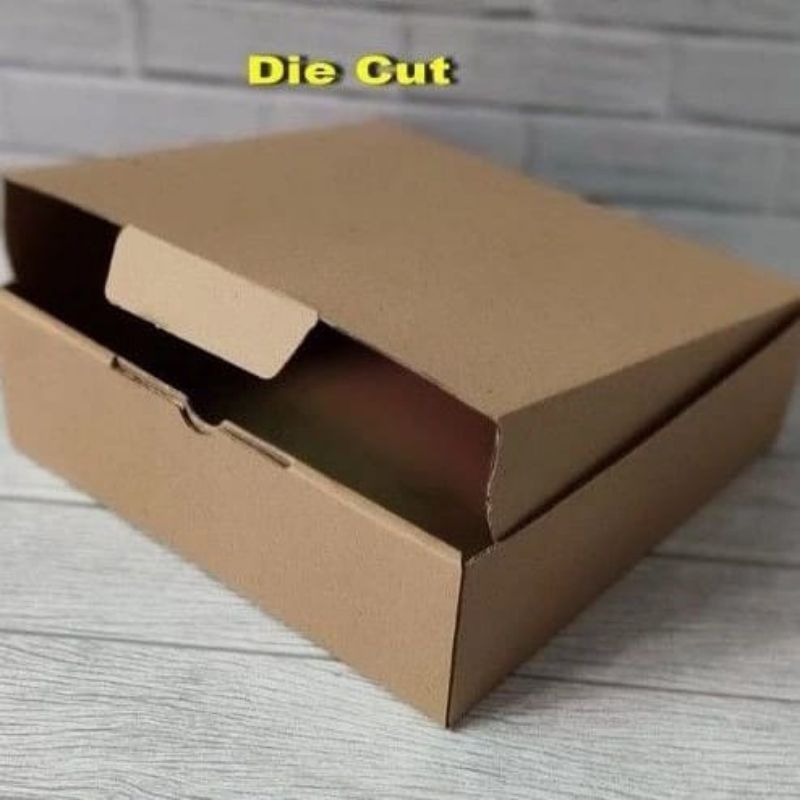 

Kardus DieCut 22x22x7CM Karton Die Cut Kotak Hampers Gift Box Kotak Hampers Box Hampers