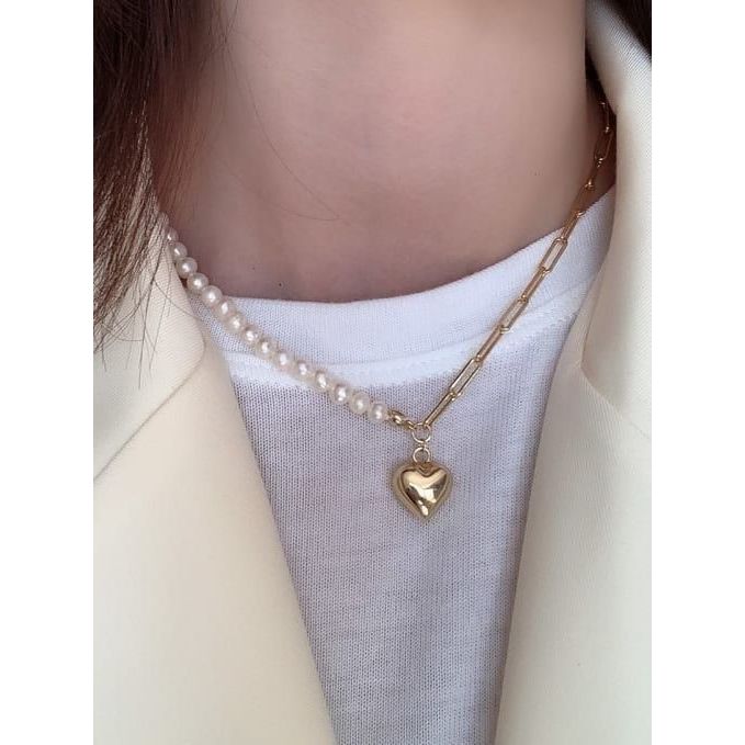 necklace pearl with love gold charm