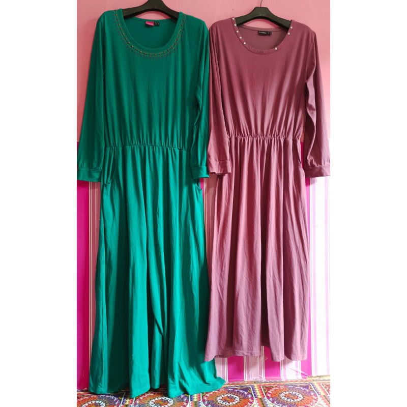 Gamis PL Polos Dengan Stud by Sophie Paris.