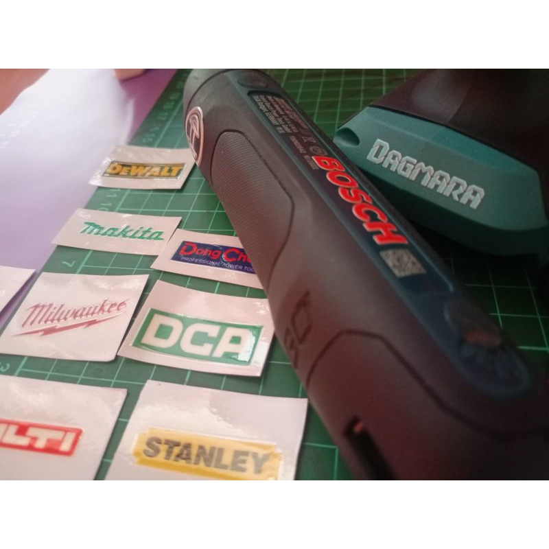 

Stiker timbul atau embos UV DTF