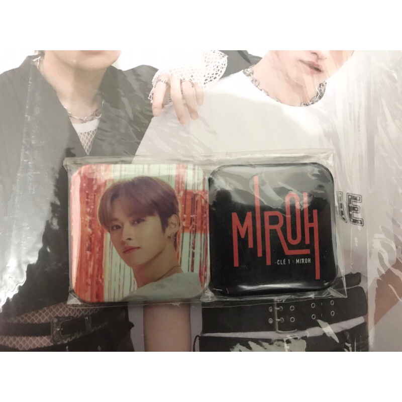 Stray kids Leeknow Pin Hi Stay