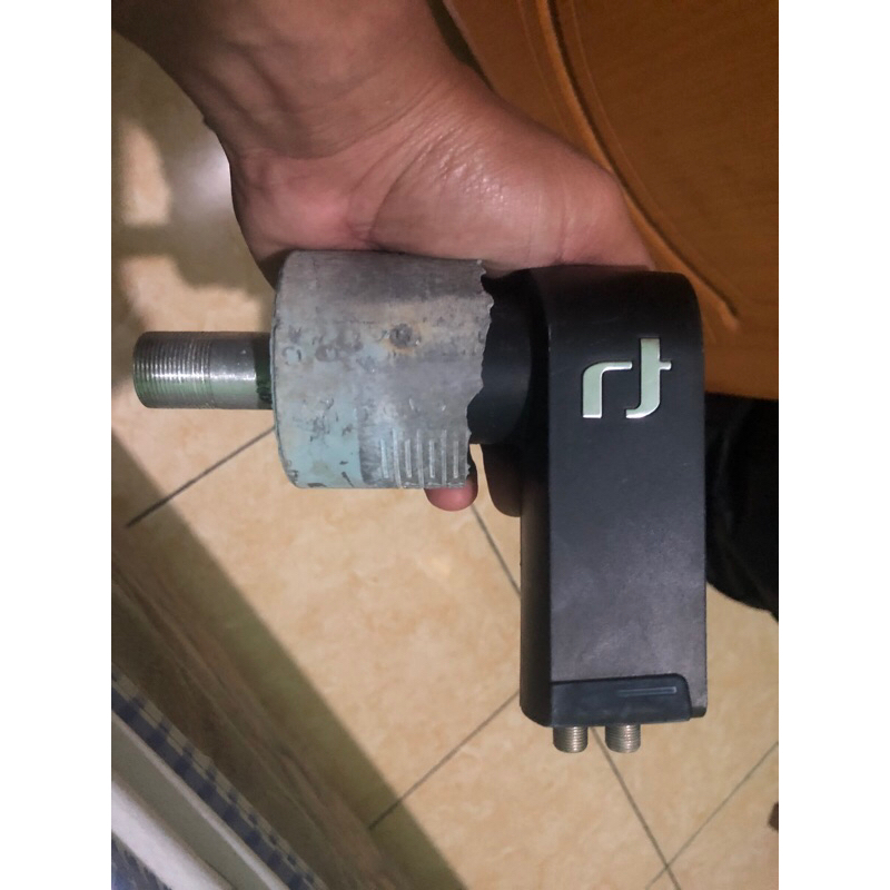 LNB BLACK ULTRA INVERTO DUAL OUTPUT MODEL LAMA TANPA HORN