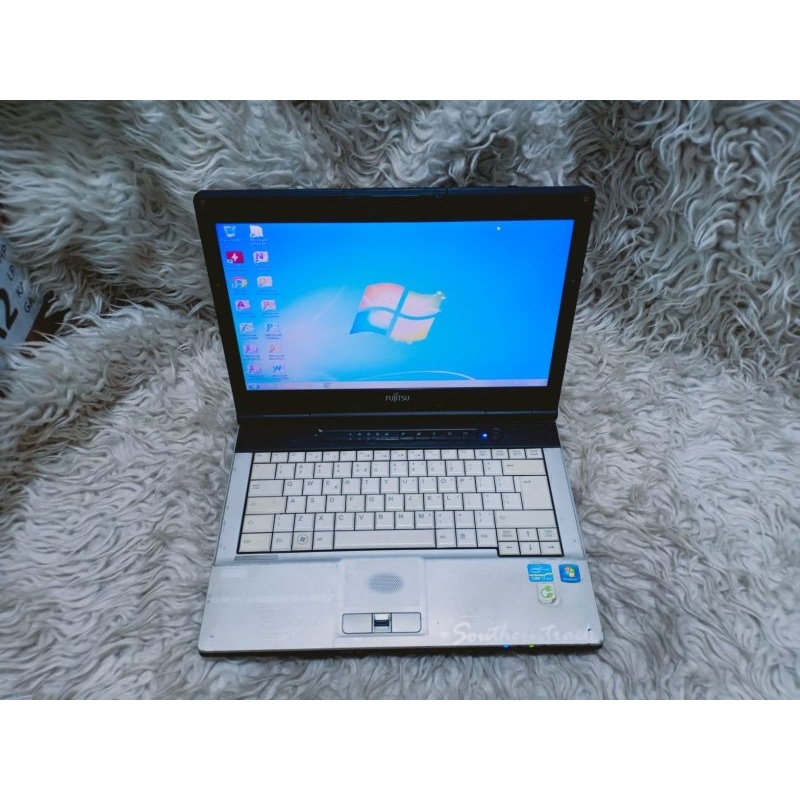 Laptop Fujitsu Lifebook S781 Ram 8gb HDD 320gb core i7 Siap pakai