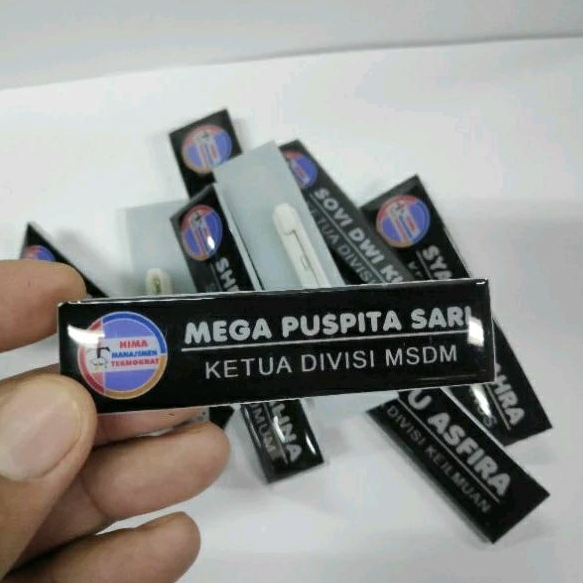 

Nametag Akrilik Custom Cor Resin