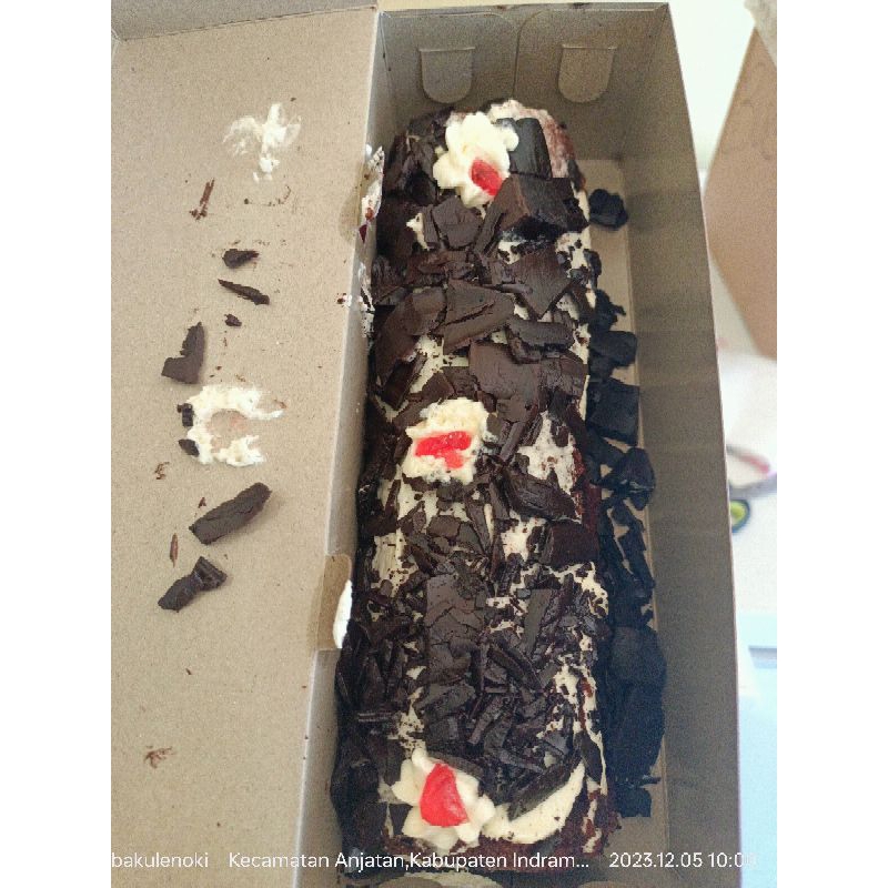 

Abisha blackforest roll cake 25rb box