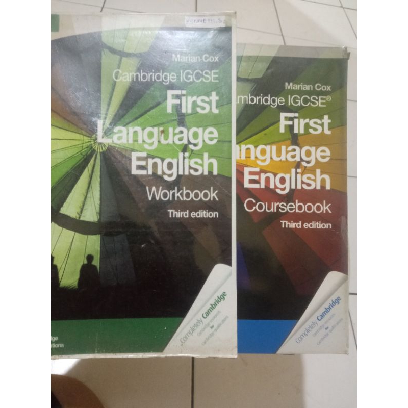CHAMBRIDGE IGCSE FIRST LANGUAGE ENGLISH WORKBOOK DAN COURSEBOOK