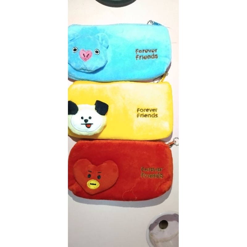 

Tempat Pensil Bulu Karakter