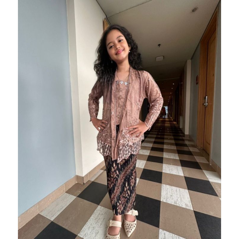 Setelan/Atasan/Rok Anak Kutubaru Payet Kids 2024 untuk 5 - 12 Tahun Kebaya Brokat Anak dan Rok Duyun