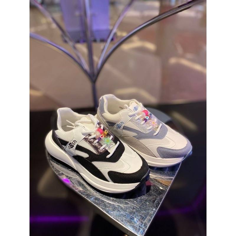 Sepatu Gosh Art new
