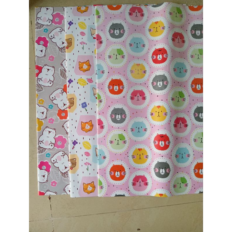 

Kertas kado Bungkus Kado kilat ukuran 65 × 59 cm by KIKI