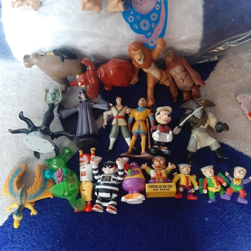 Mainan figure dikoleksi vintage mcd ronald, hunback phoebus, tantor gajah tarzan, ursulla the little