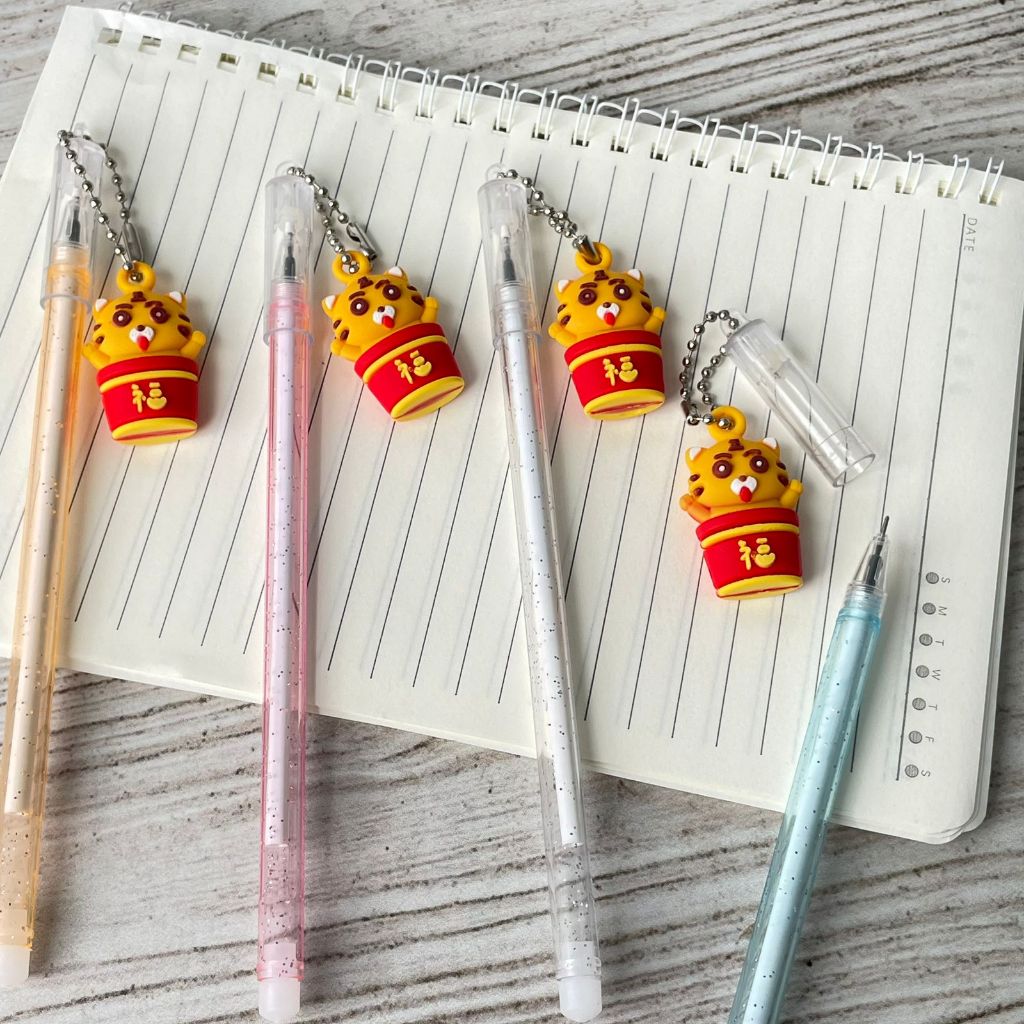 

Pulpen Gel Gantungan Macan Sincia Imlek PG 1093 0.5 mm - MOTIF CHINESE NEW YEAR - bolpoint unik aesthetic korea viral 1 pack alat tulis lucu sovenir