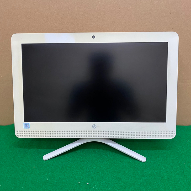 PC ALL IN ONE HP INTEL CORE I3 GEN 7th RAM 4GB HDD 500GB MULUS