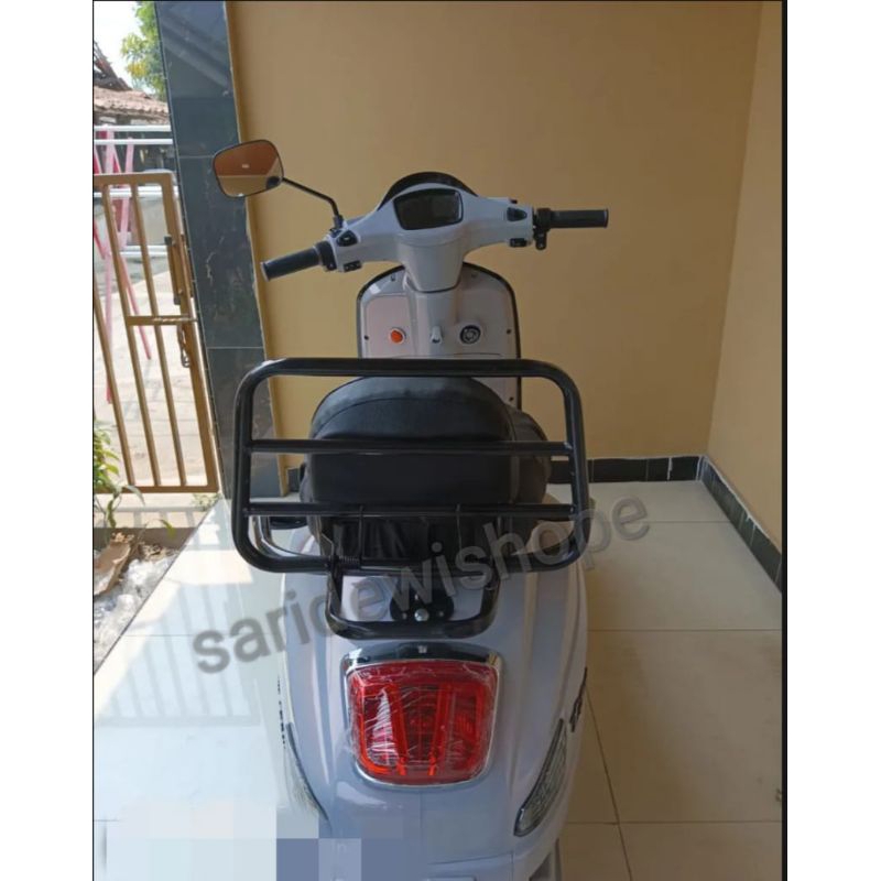 Sandaran Jok Belakang  Motor Vespa Matic U_winfly td Super T3 Matic Listrik