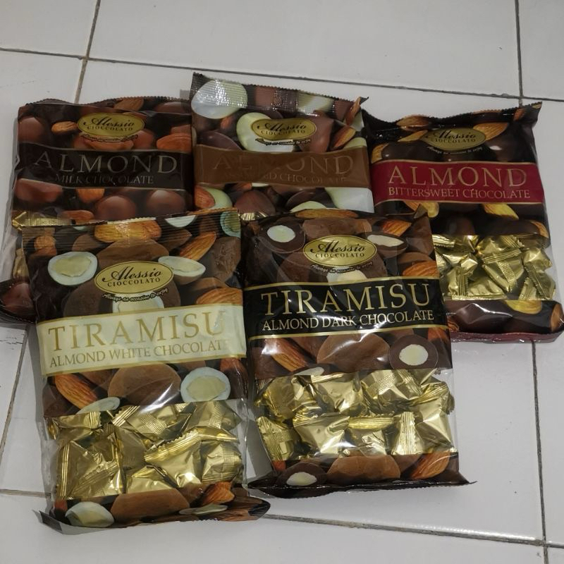 

Coklat Almond 245gr