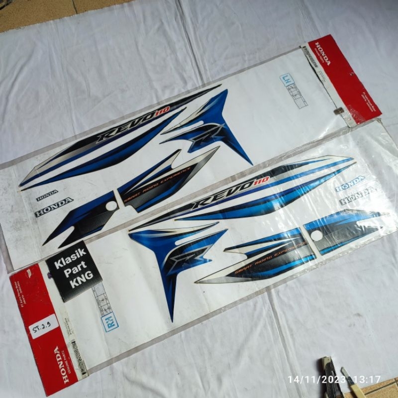 Striping sticker stiker honda Revo 110 absolute R K03 hitam biru original AHM