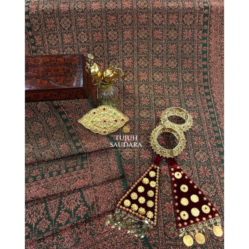 Songket Tujuh Saudara Palembang Dengan Warna Hijau Botol